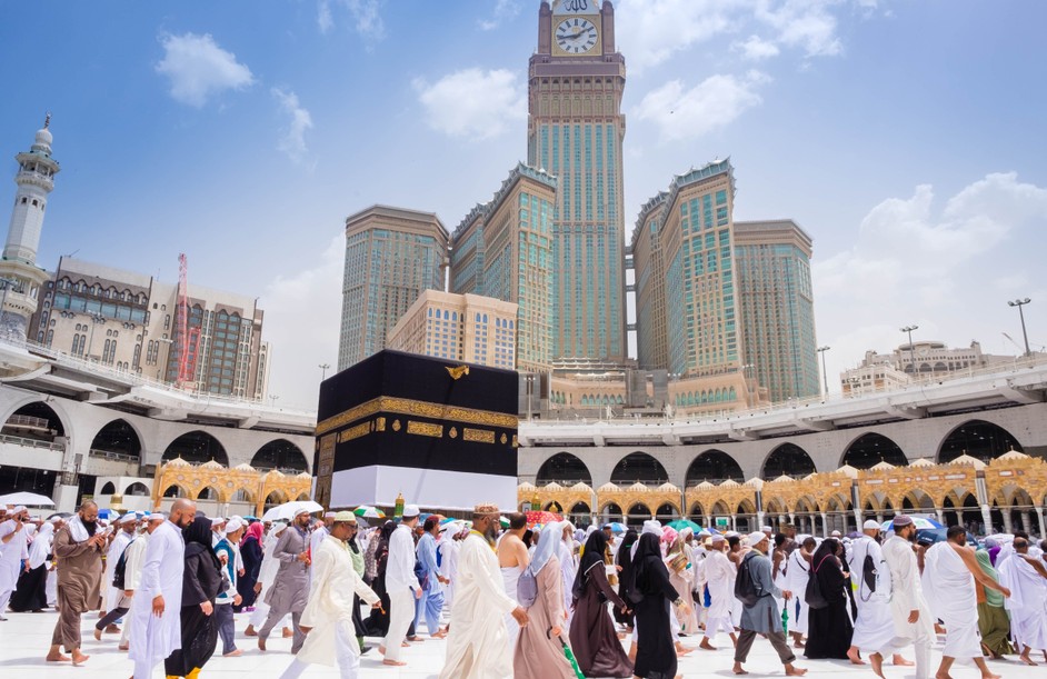 Read more about the article Legalisasi Umrah Mandiri Dinilai Bermasalah, AMPHURI Siapkan Gugatan ke MK