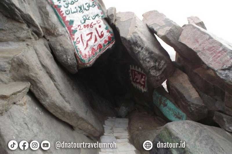 Read more about the article Gua Hira: Tempat Turunnya Wahyu Pertama dan Awal Sejarah Kenabian