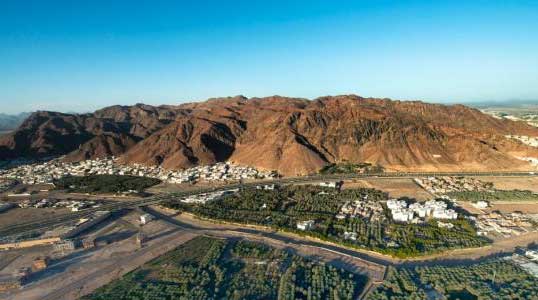 Read more about the article Jabal Uhud: Gunung Penuh Sejarah dan Keberkahan di Kota Madinah